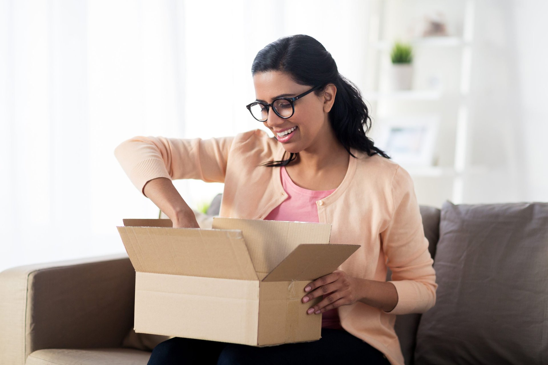 Overnight delivery Stock Photos, Royalty Free Overnight delivery